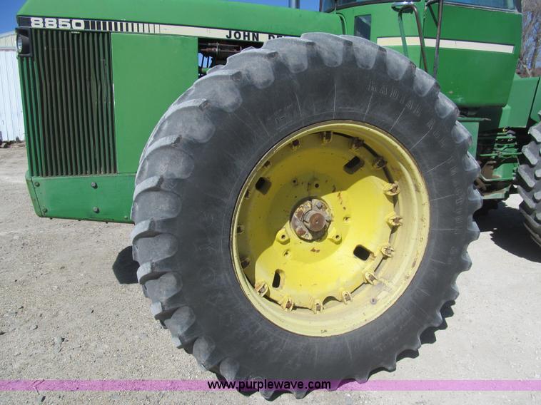image for item I7181 1982 John Deere 8850 4WD tractor