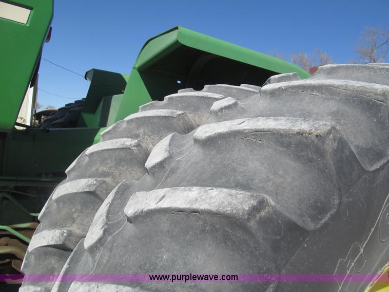 image for item I7181 1982 John Deere 8850 4WD tractor