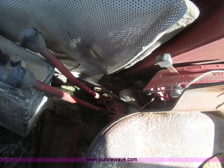 image for item I7182 1970 Farmall 826 tractor