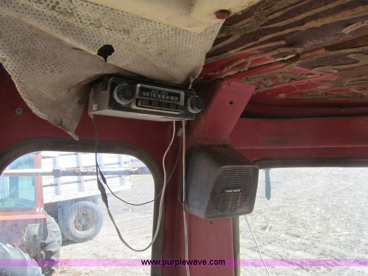 image for item I7182 1970 Farmall 826 tractor