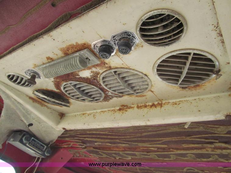 image for item I7182 1970 Farmall 826 tractor