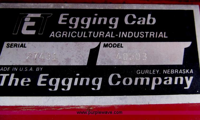 image for item I7182 1970 Farmall 826 tractor