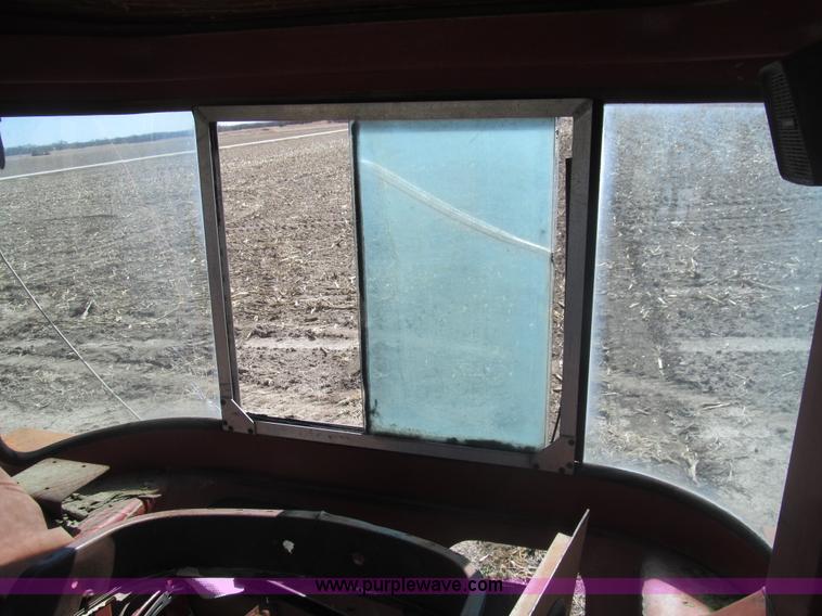 image for item I7182 1970 Farmall 826 tractor