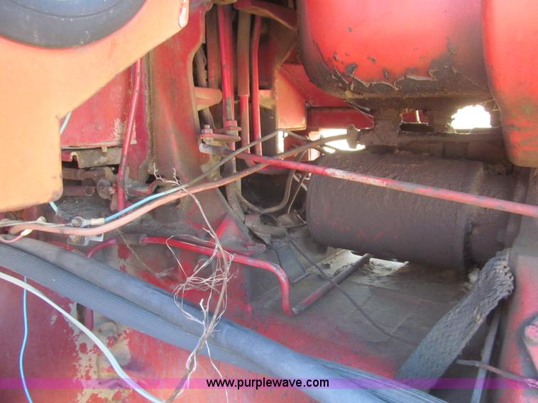 image for item I7182 1970 Farmall 826 tractor