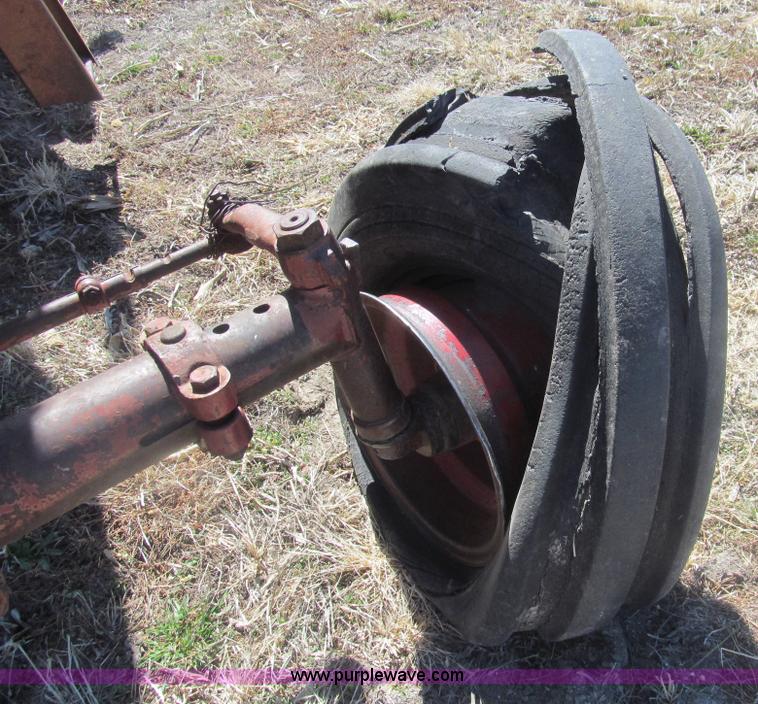 image for item I7182 1970 Farmall 826 tractor