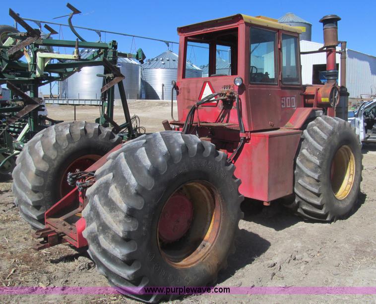 image for item I7186 Versatile 900 4WD tractor