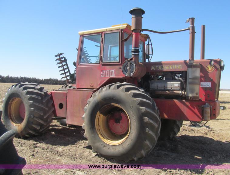 image for item I7186 Versatile 900 4WD tractor