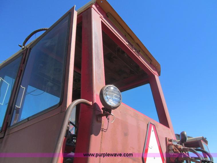 image for item I7186 Versatile 900 4WD tractor