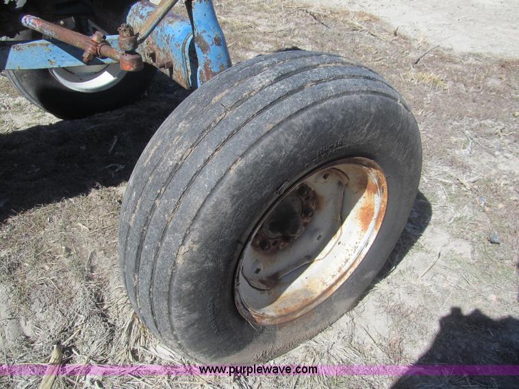 image for item I7188 Ford 6000 tractor