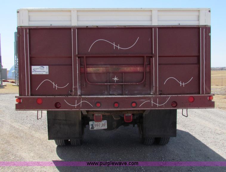 image for item I7473 1972 Ford F600 grain truck