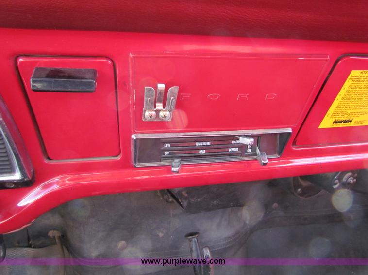 image for item I7473 1972 Ford F600 grain truck