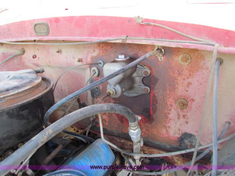 image for item I7473 1972 Ford F600 grain truck