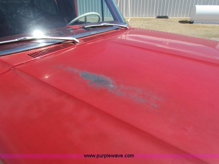 image for item I7473 1972 Ford F600 grain truck