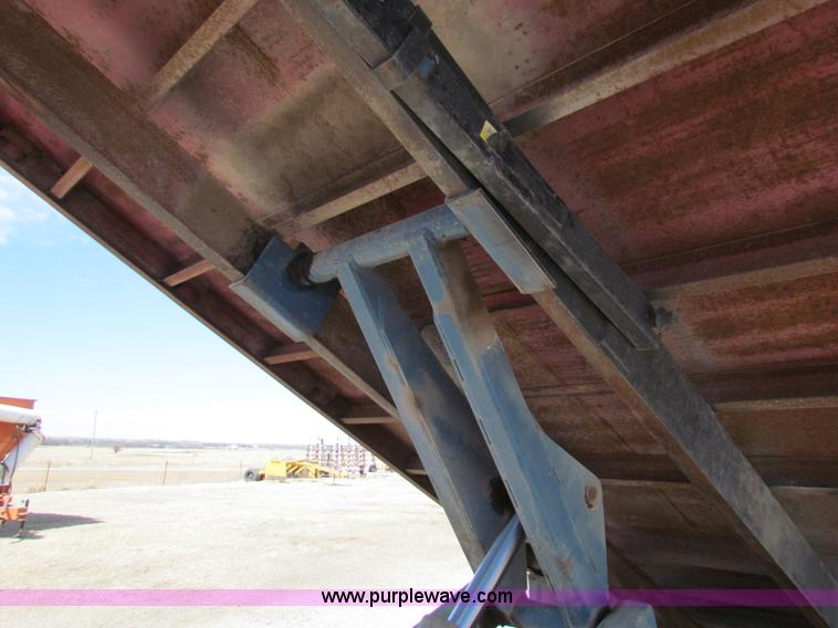 image for item I7473 1972 Ford F600 grain truck