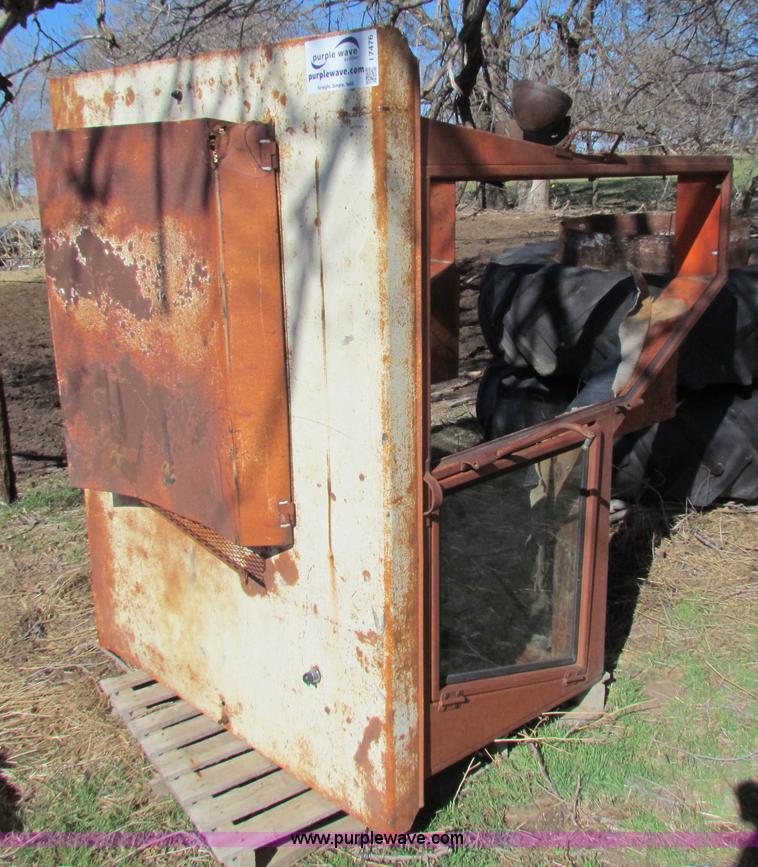 image for item I7476 Cab removed from Allis Chalmers 190XT tractors