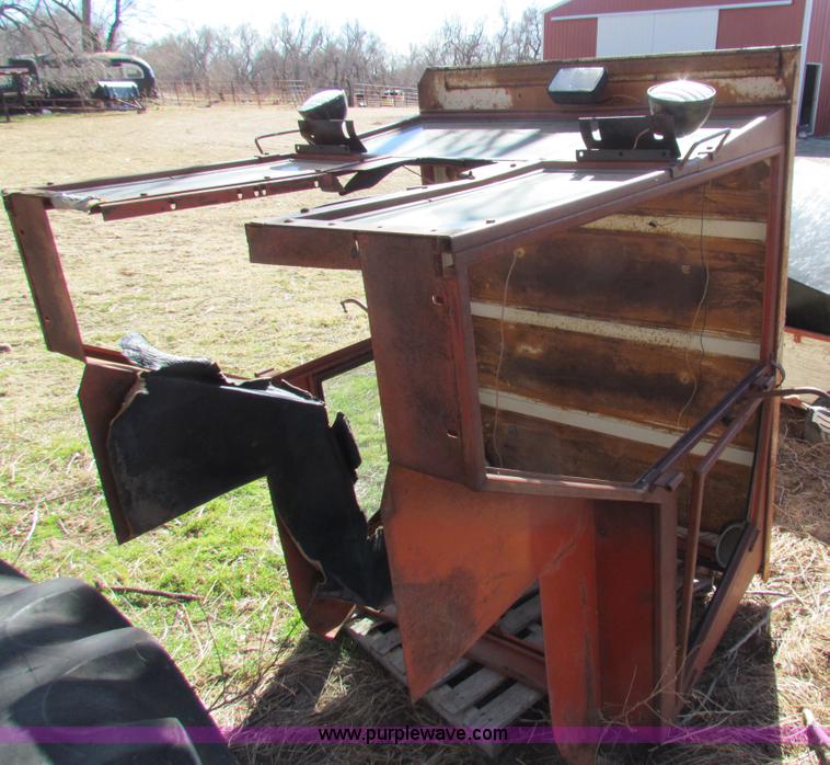 image for item I7476 Cab removed from Allis Chalmers 190XT tractors