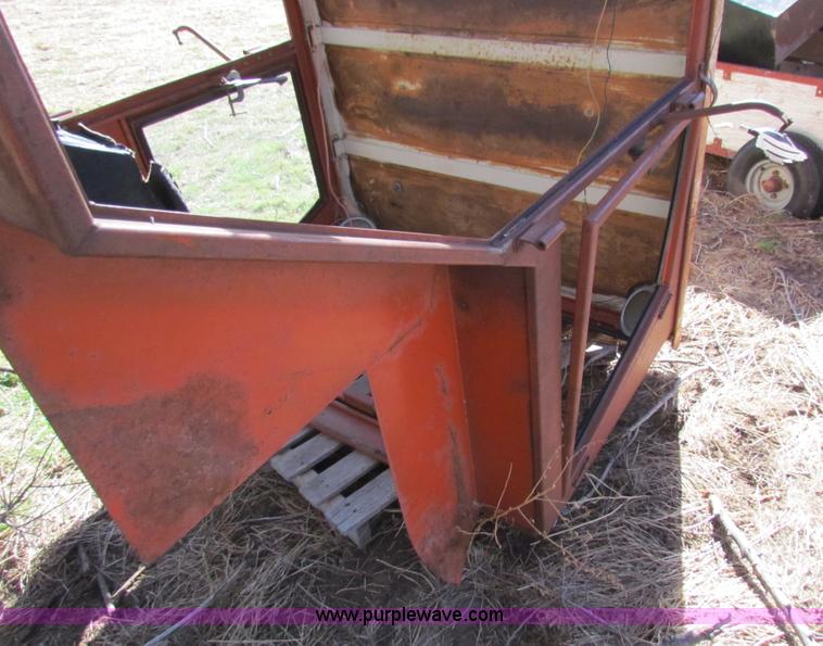 image for item I7476 Cab removed from Allis Chalmers 190XT tractors
