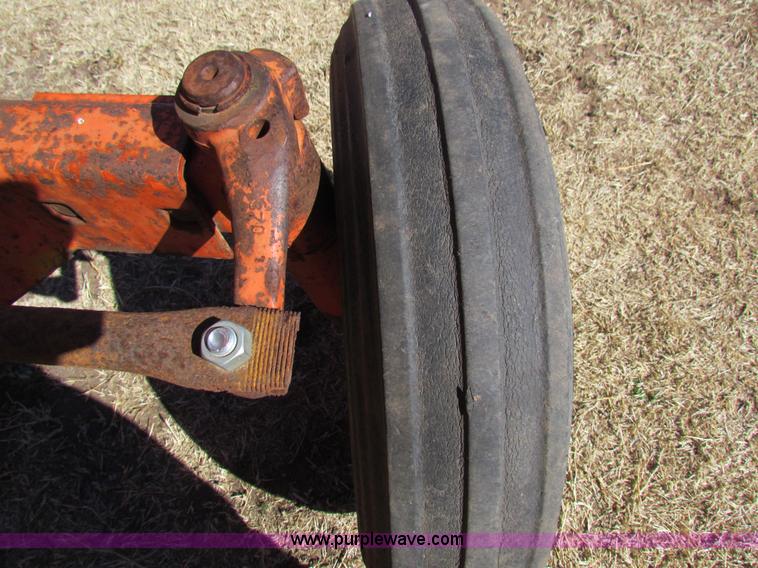 image for item I7477 Allis Chalmers 190 tractor