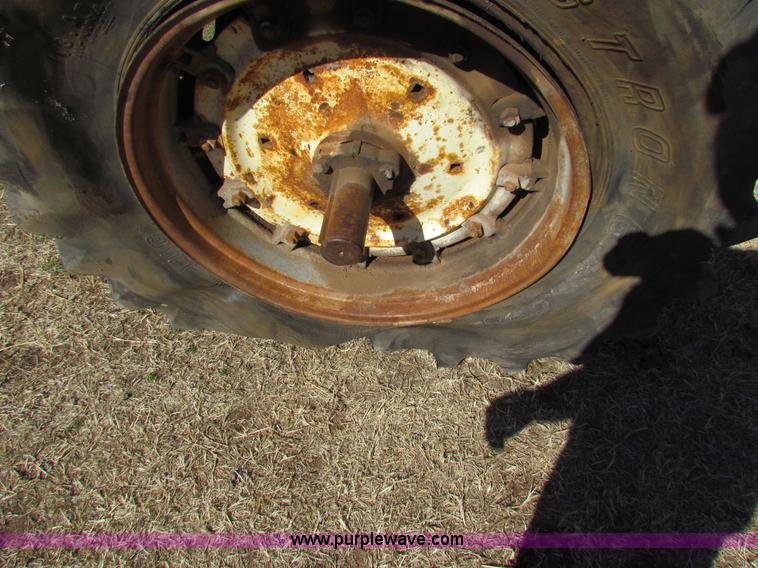 image for item I7477 Allis Chalmers 190 tractor