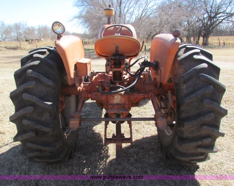 image for item I7478 Allis Chalmers D17 tractor