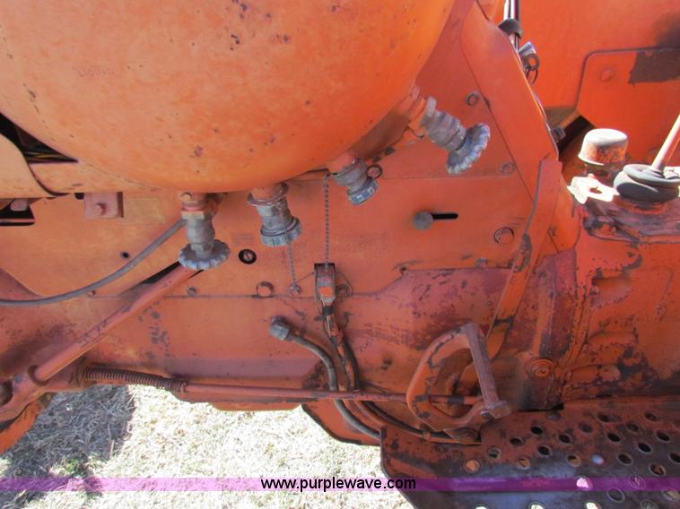 image for item I7478 Allis Chalmers D17 tractor