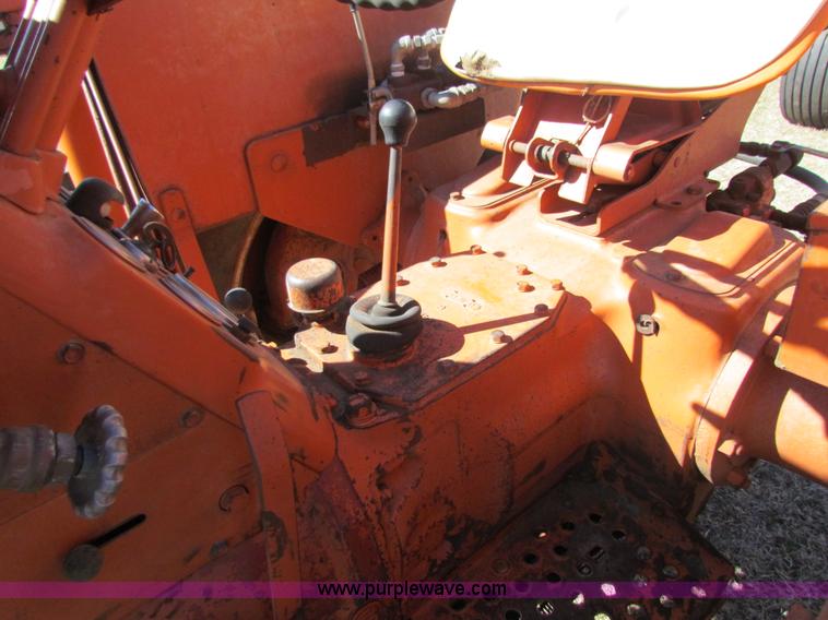 image for item I7478 Allis Chalmers D17 tractor