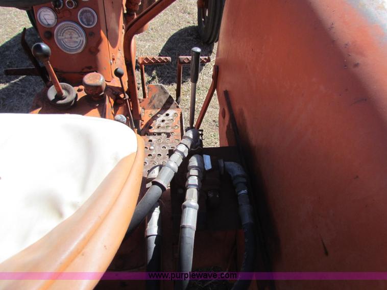 image for item I7478 Allis Chalmers D17 tractor