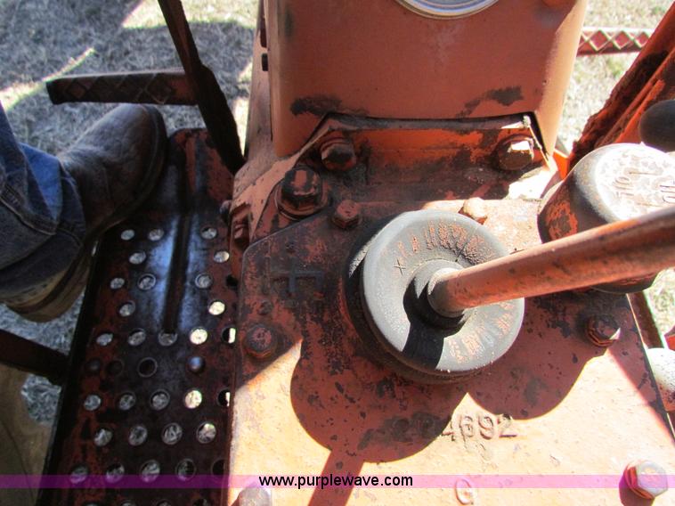 image for item I7478 Allis Chalmers D17 tractor