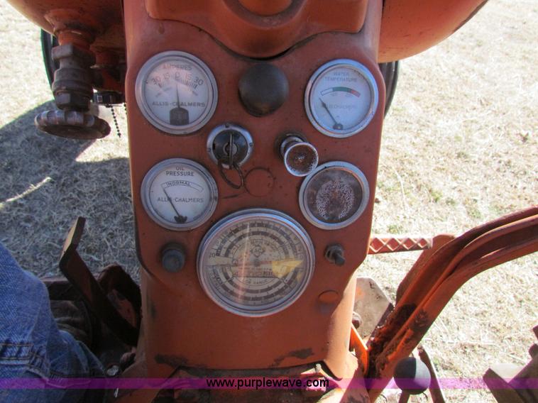 image for item I7478 Allis Chalmers D17 tractor