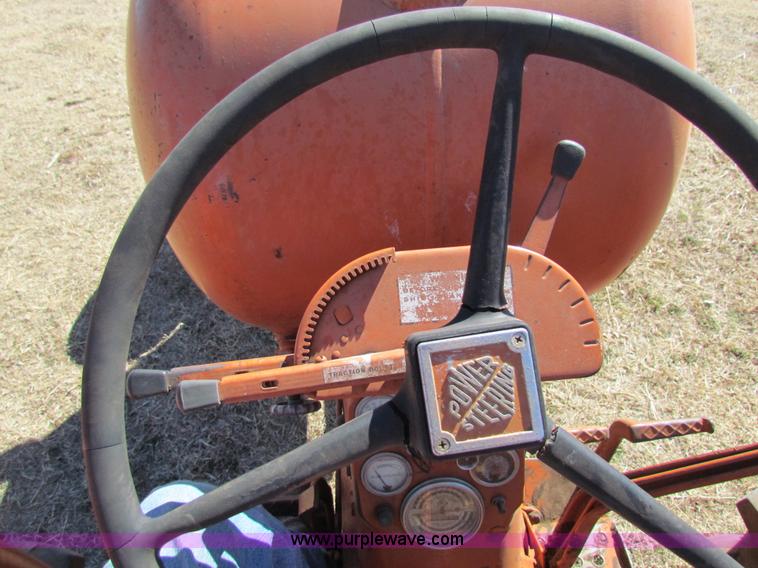 image for item I7478 Allis Chalmers D17 tractor