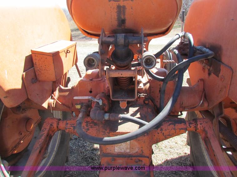 image for item I7478 Allis Chalmers D17 tractor