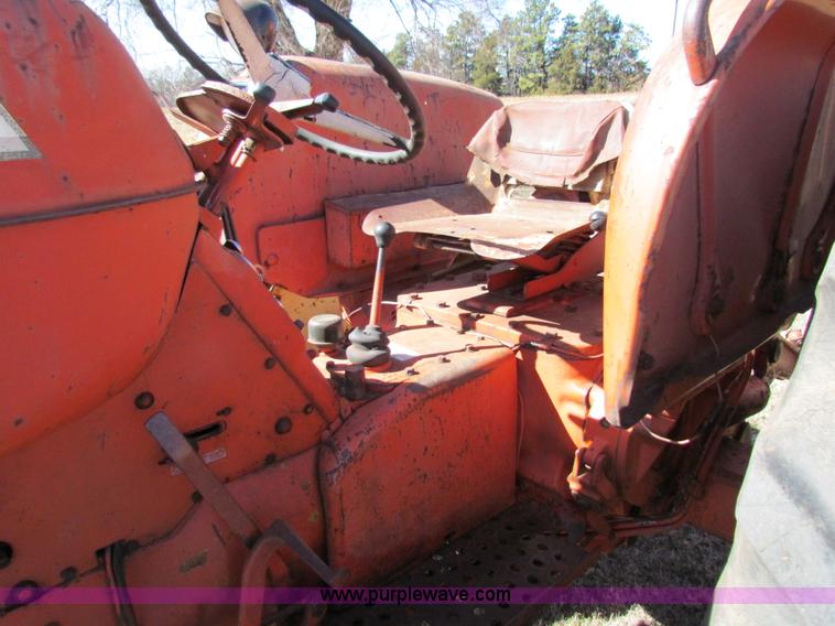 image for item I7479 Allis Chalmers D19 tractor