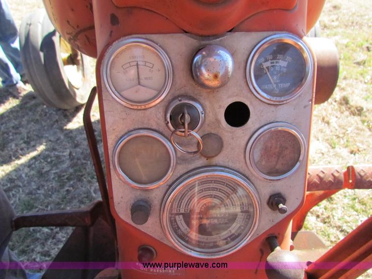 image for item I7479 Allis Chalmers D19 tractor