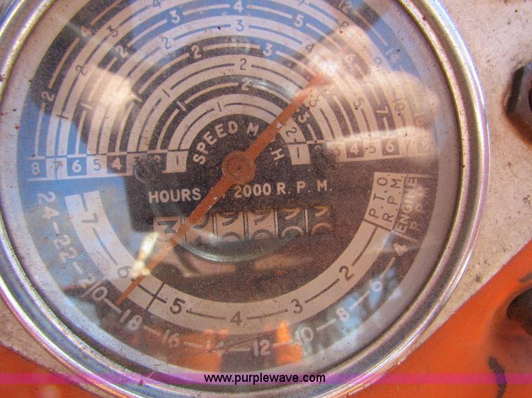 image for item I7479 Allis Chalmers D19 tractor