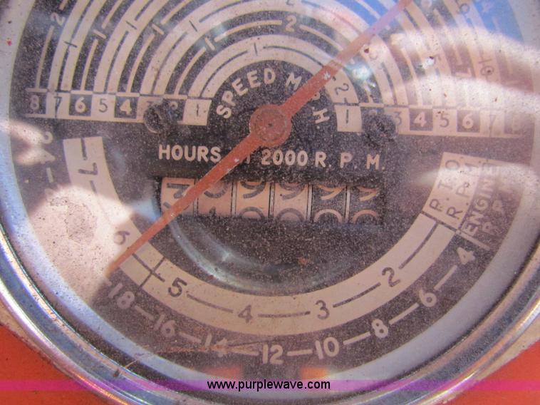 image for item I7479 Allis Chalmers D19 tractor