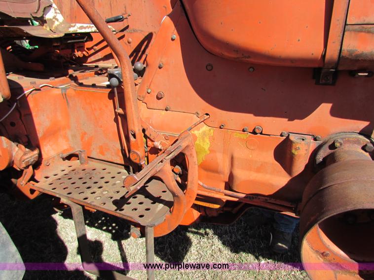 image for item I7479 Allis Chalmers D19 tractor