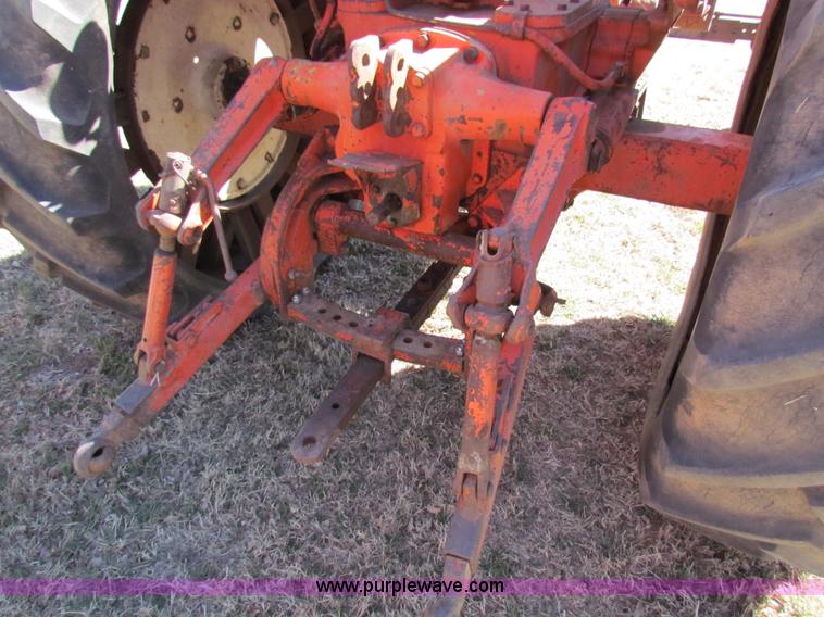 image for item I7479 Allis Chalmers D19 tractor