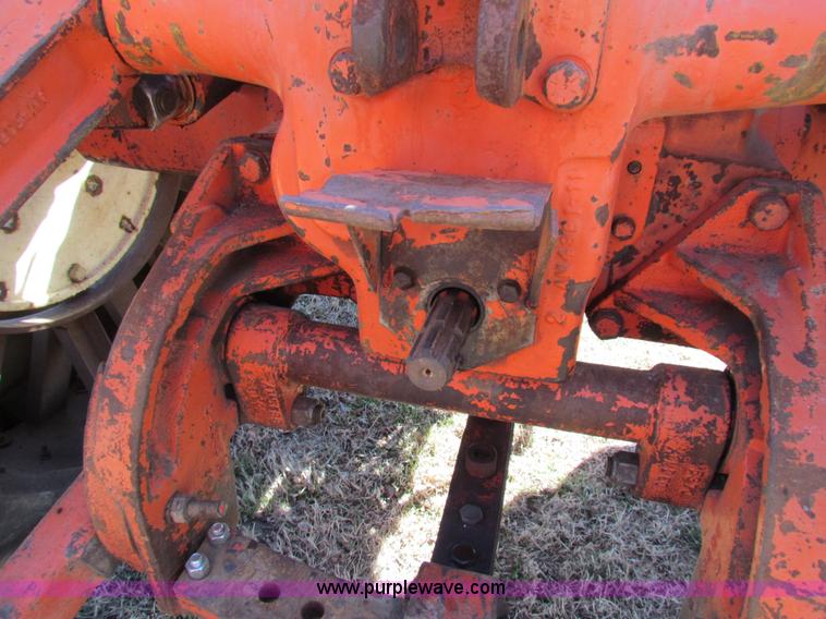image for item I7479 Allis Chalmers D19 tractor