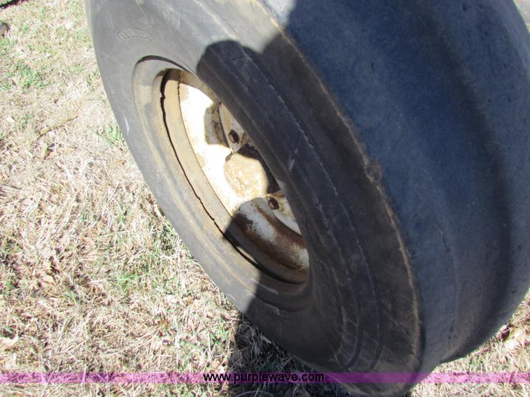 image for item I7479 Allis Chalmers D19 tractor