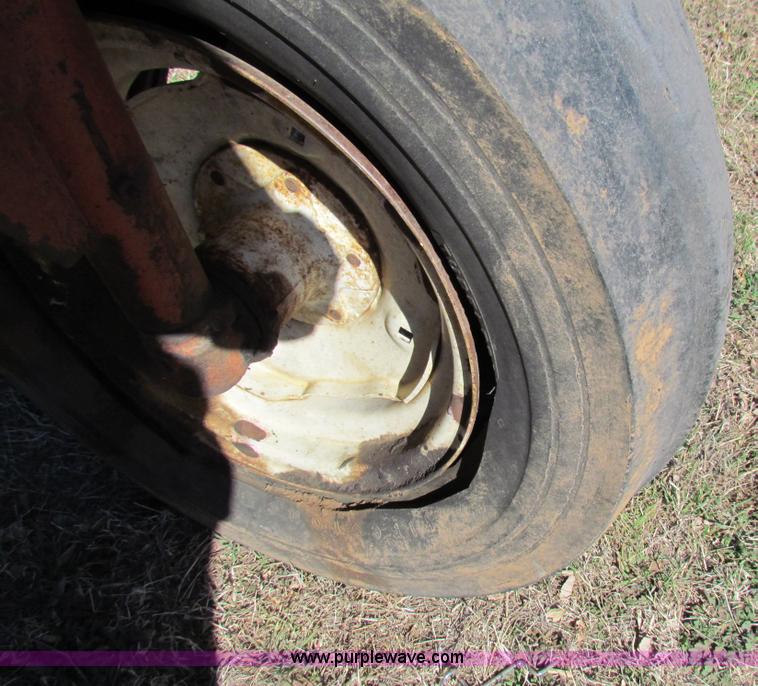 image for item I7479 Allis Chalmers D19 tractor