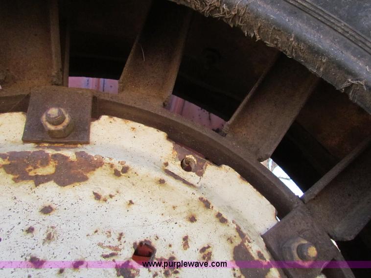 image for item I7479 Allis Chalmers D19 tractor