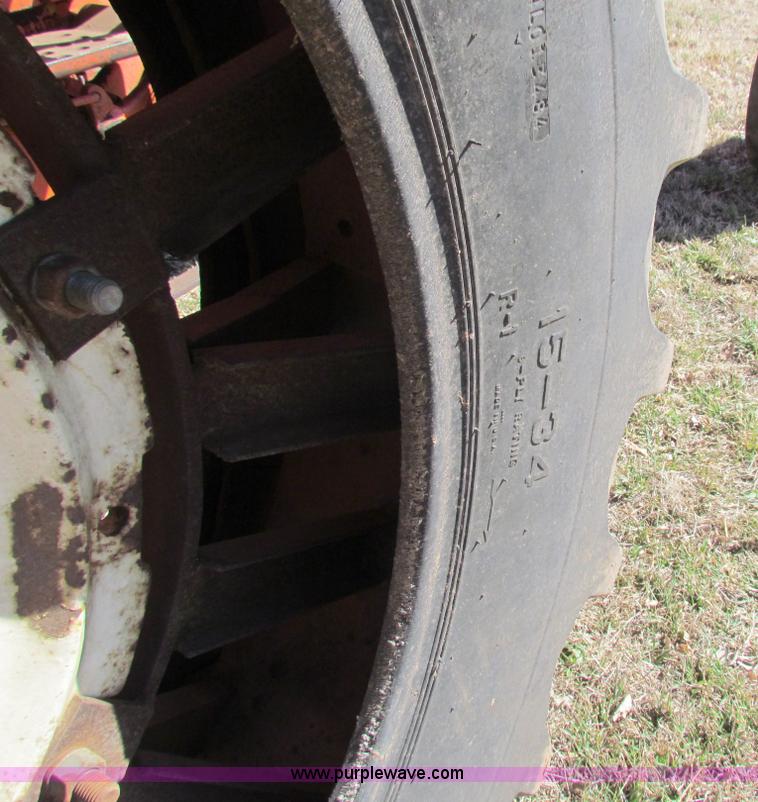 image for item I7479 Allis Chalmers D19 tractor