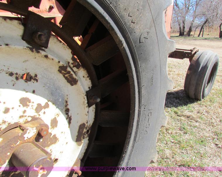 image for item I7479 Allis Chalmers D19 tractor