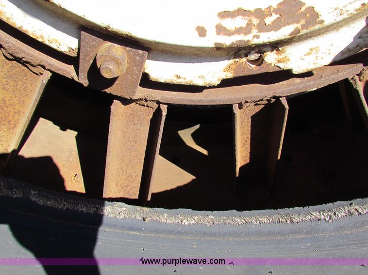 image for item I7479 Allis Chalmers D19 tractor