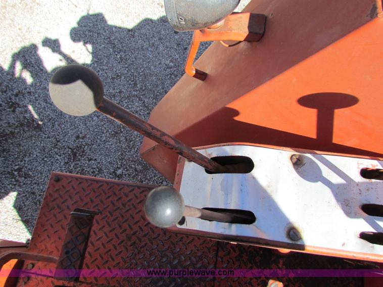 image for item I7481 Allis Chalmers 190XT tractor