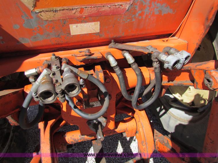 image for item I7481 Allis Chalmers 190XT tractor