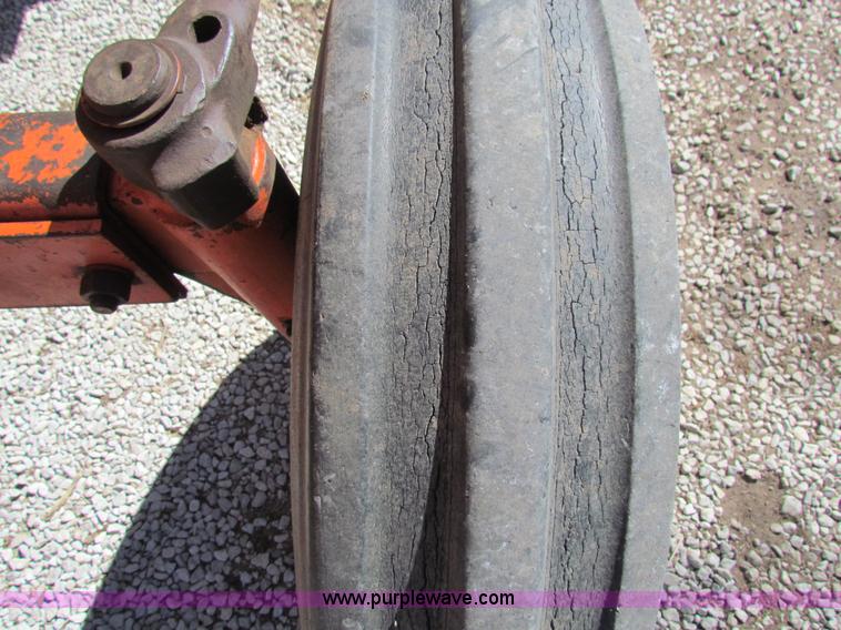 image for item I7481 Allis Chalmers 190XT tractor