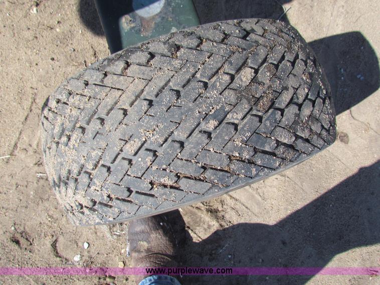 image for item I7491 2006 Frontier FM1015R 15' batwing mower