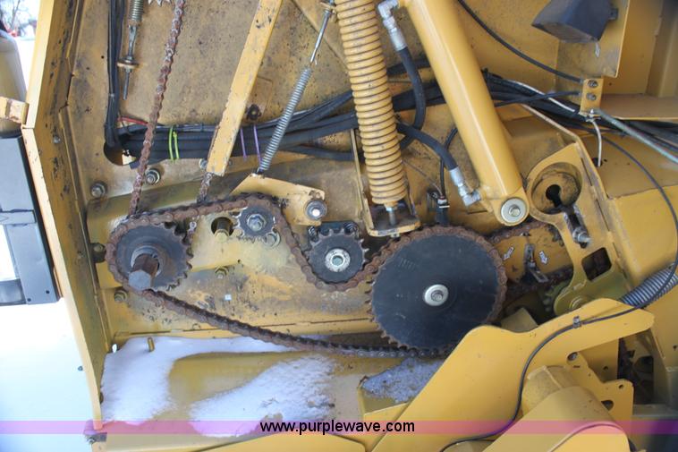 image for item I7492 2011 Vermeer 605 Super M round baler