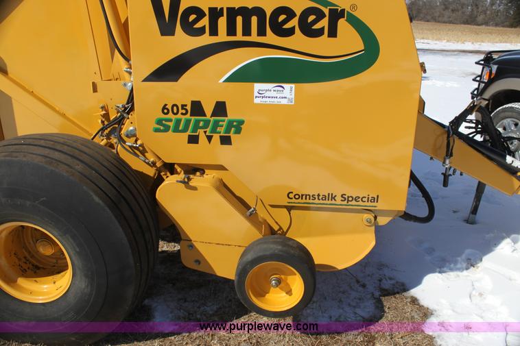 image for item I7492 2011 Vermeer 605 Super M round baler